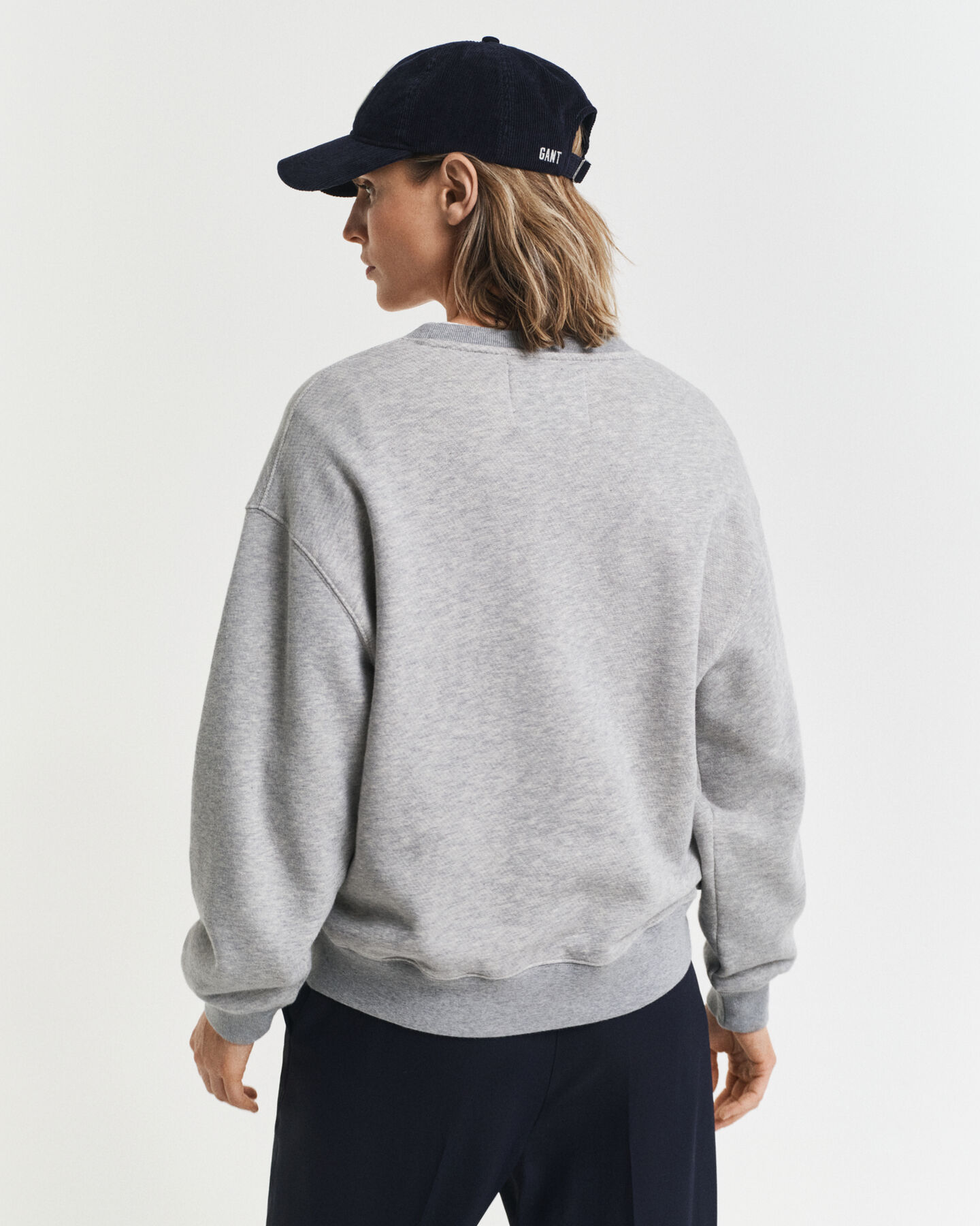 Graphic-collegepaita, pyöreä pääntie