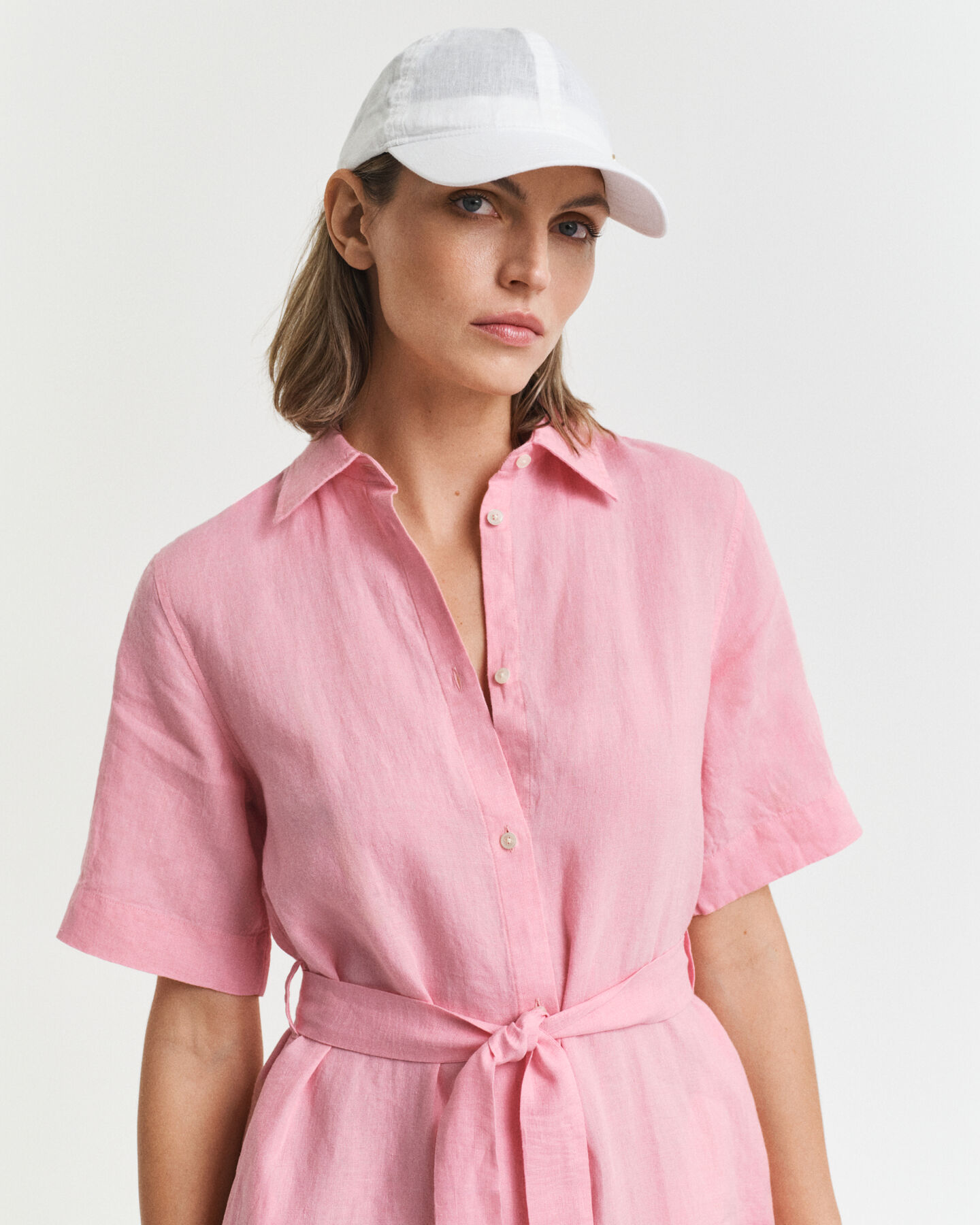 Lyhythihainen pellavapaitamekko