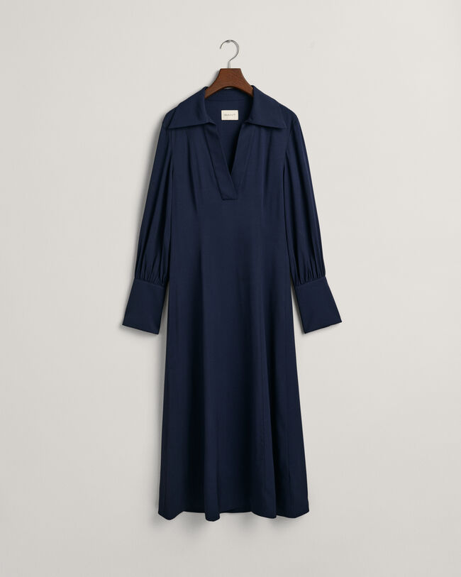 Slim fit ‑mitoitettu mekko, jossa pitkät rannekkeet