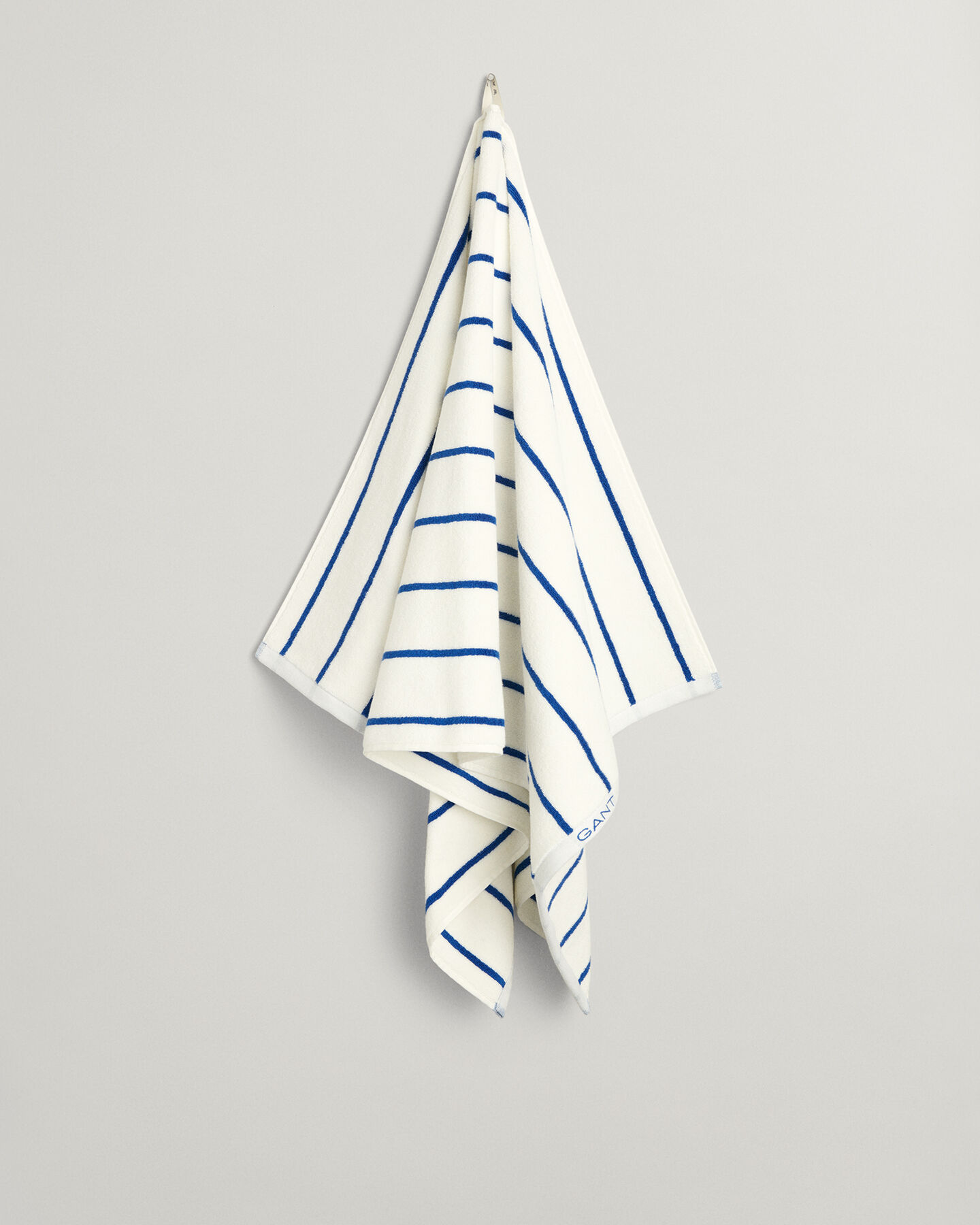 Raidallinen pyyhe (70 cm x 140 cm)