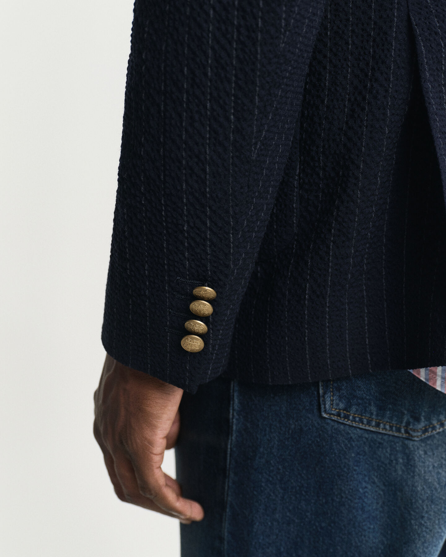 Slim fit -mitoitettu raidallinen seersucker-klubitakki