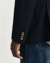 Slim fit -mitoitettu raidallinen seersucker-klubitakki