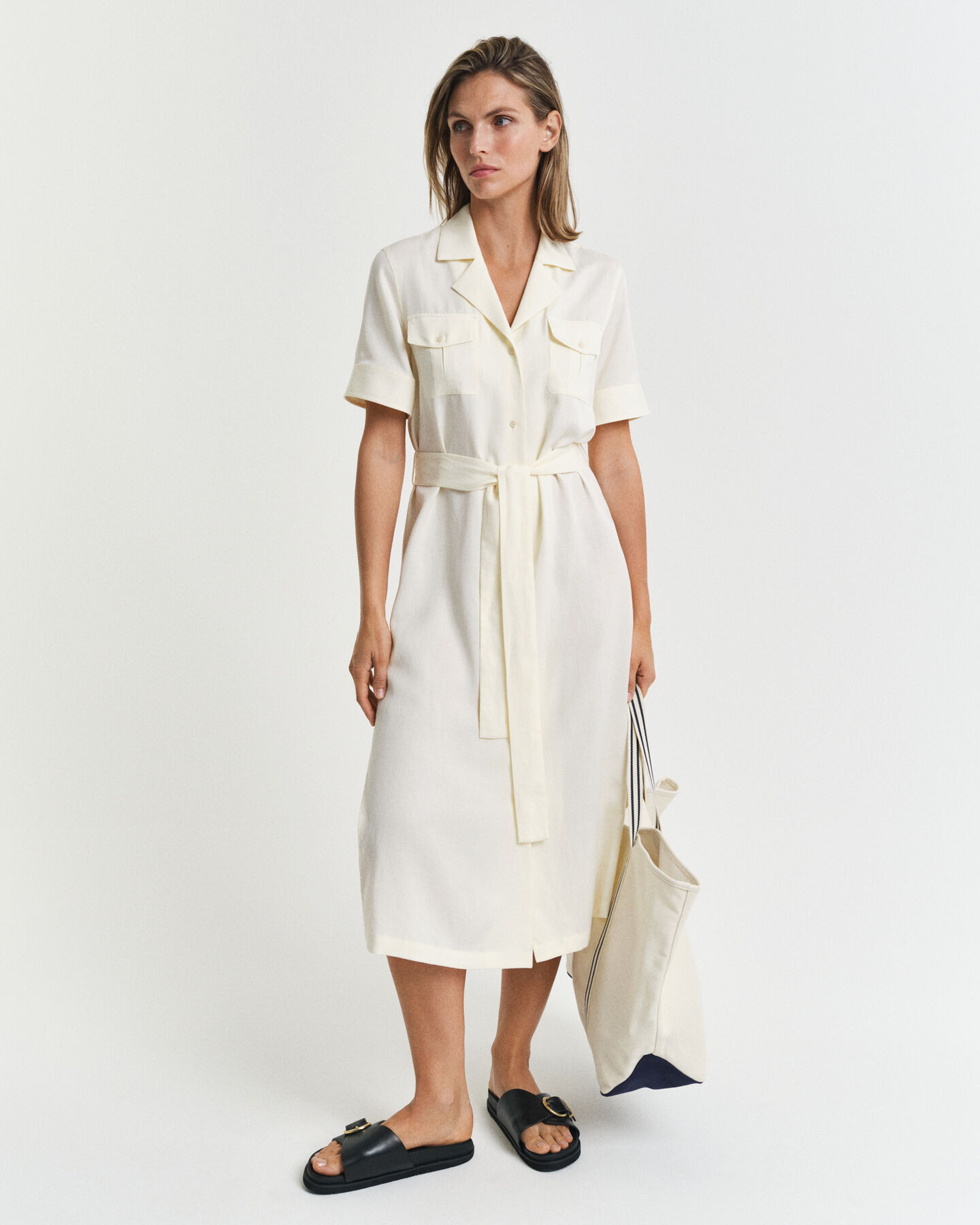 Regular fit ‑mitoitettu taskumekko