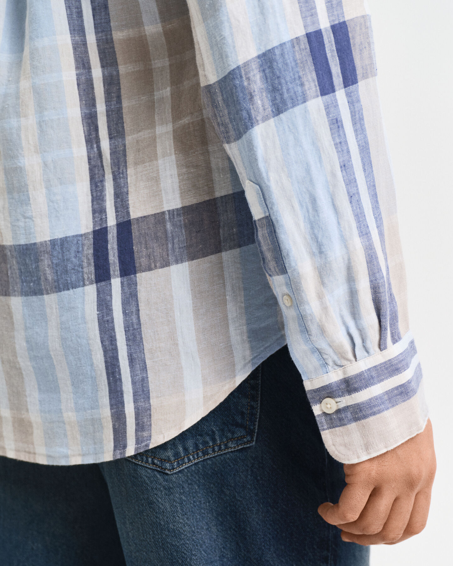 Regular fit ‑mitoitettu madrasruutuinen pellavapaita