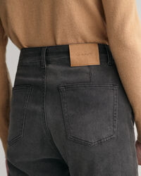 Nilkkapituiset, alasp&auml;in levenev&auml;t farkut