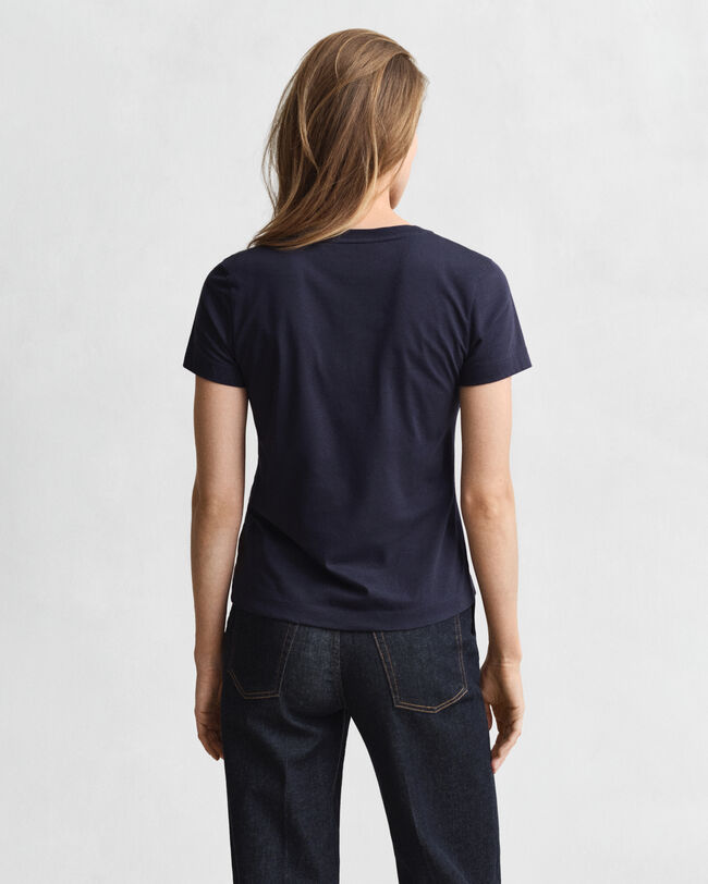 Shield-t‑paita, jossa v-pääntie