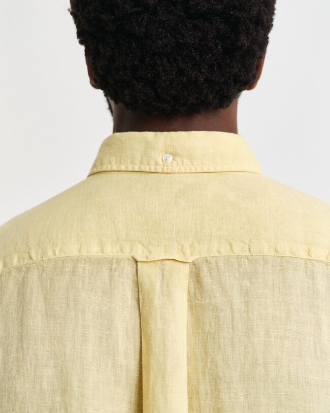 Regular fit ‑mitoitettu valmiina värjätty pellavapaita