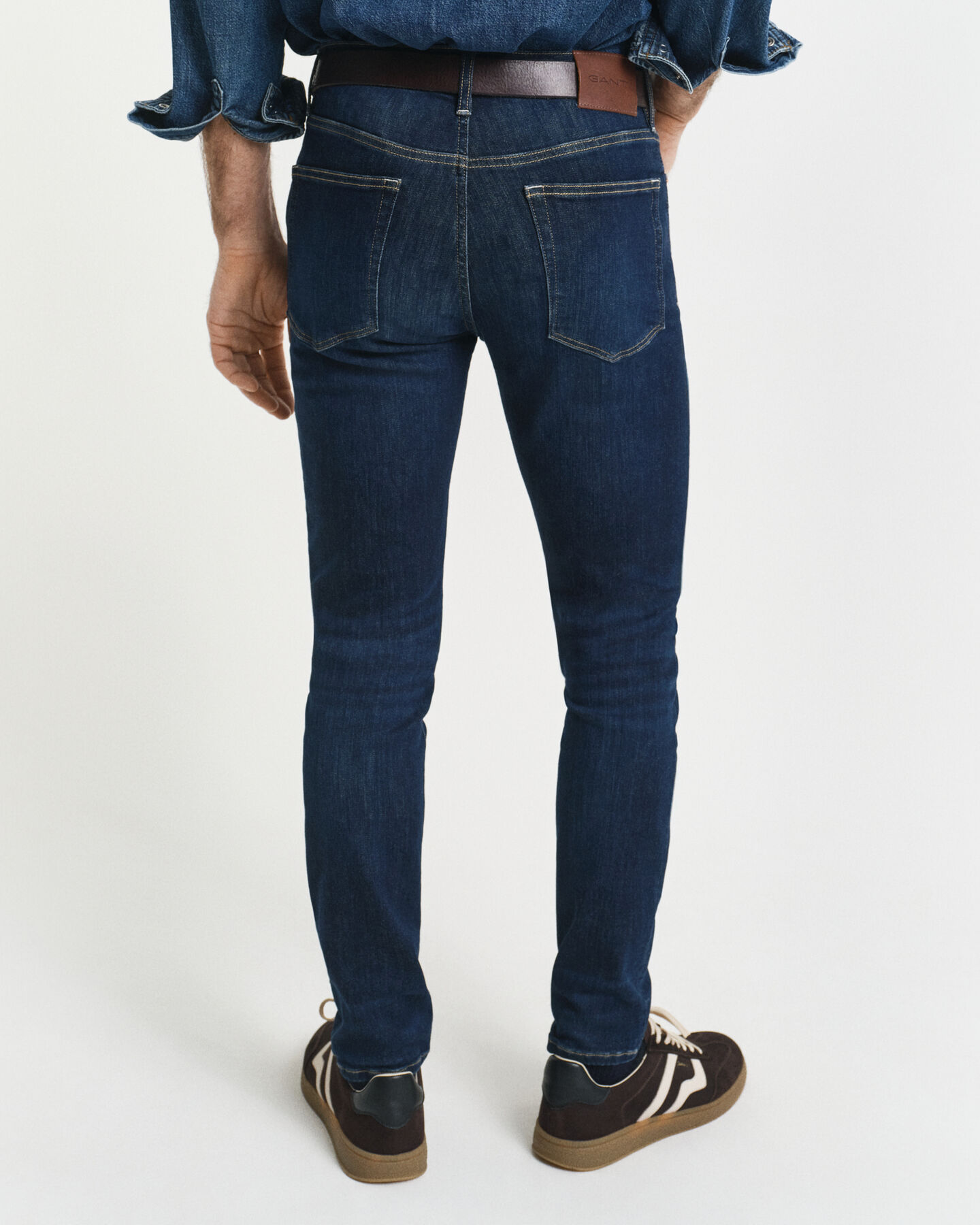 Extra slim fit ‑mitoitetut Active Recover -farkut