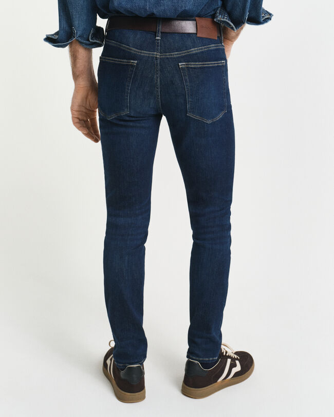 Extra slim fit ‑mitoitetut Active Recover -farkut