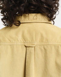 Regular fit ‑mitoitettu vakosamettipaita