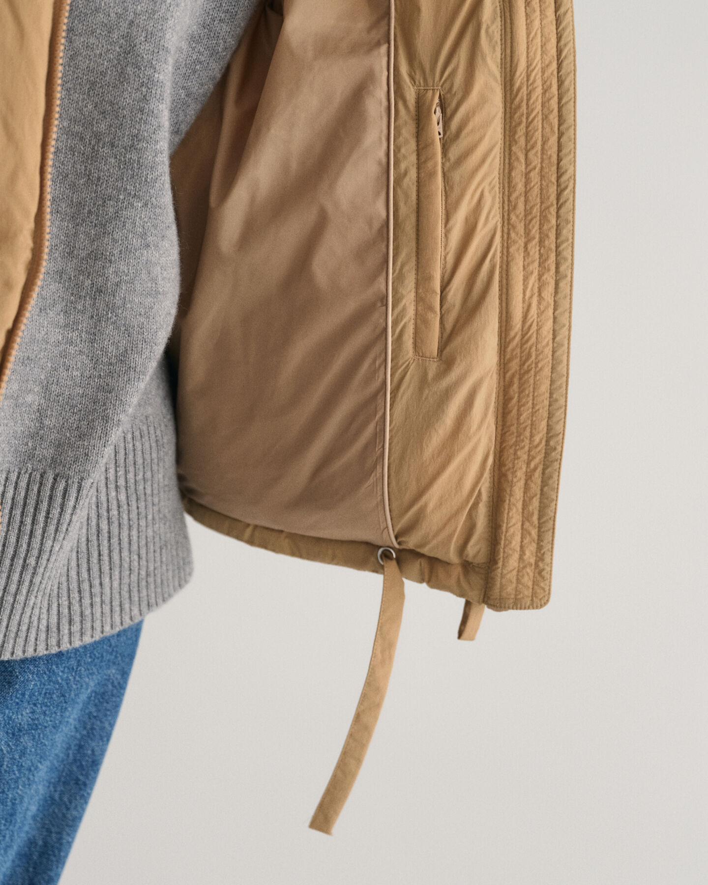 Lyhyt kevytuntuvatakki