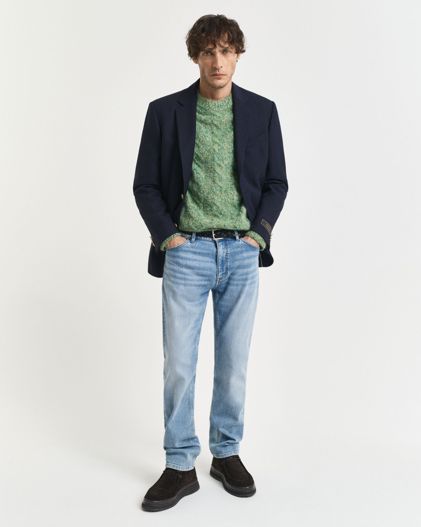 Regular fit ‑mitoitetut farkut