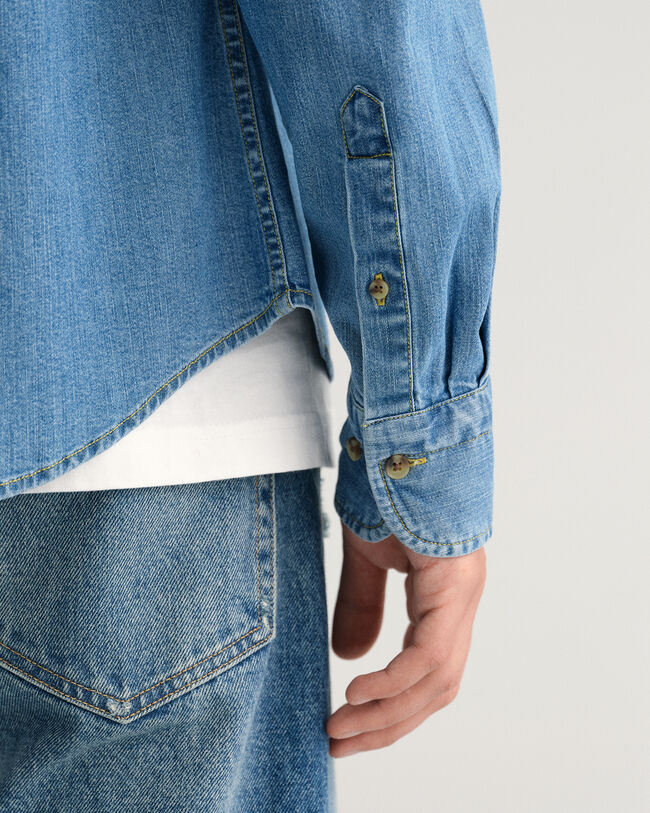 Slim fit ‑mitoitettu farkkupaita