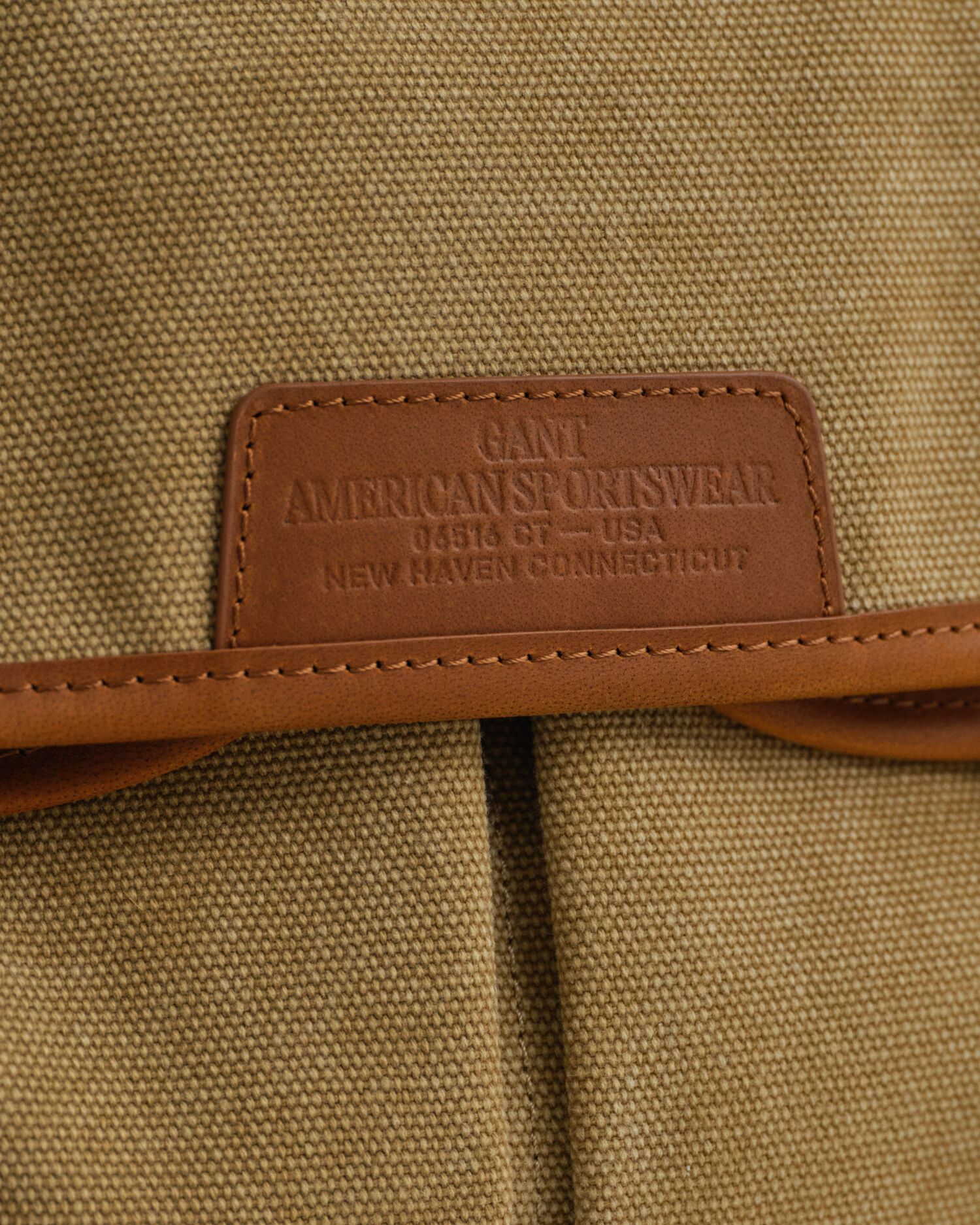 Pesukäsitelty kanvaasikankainen kalastuslaukku