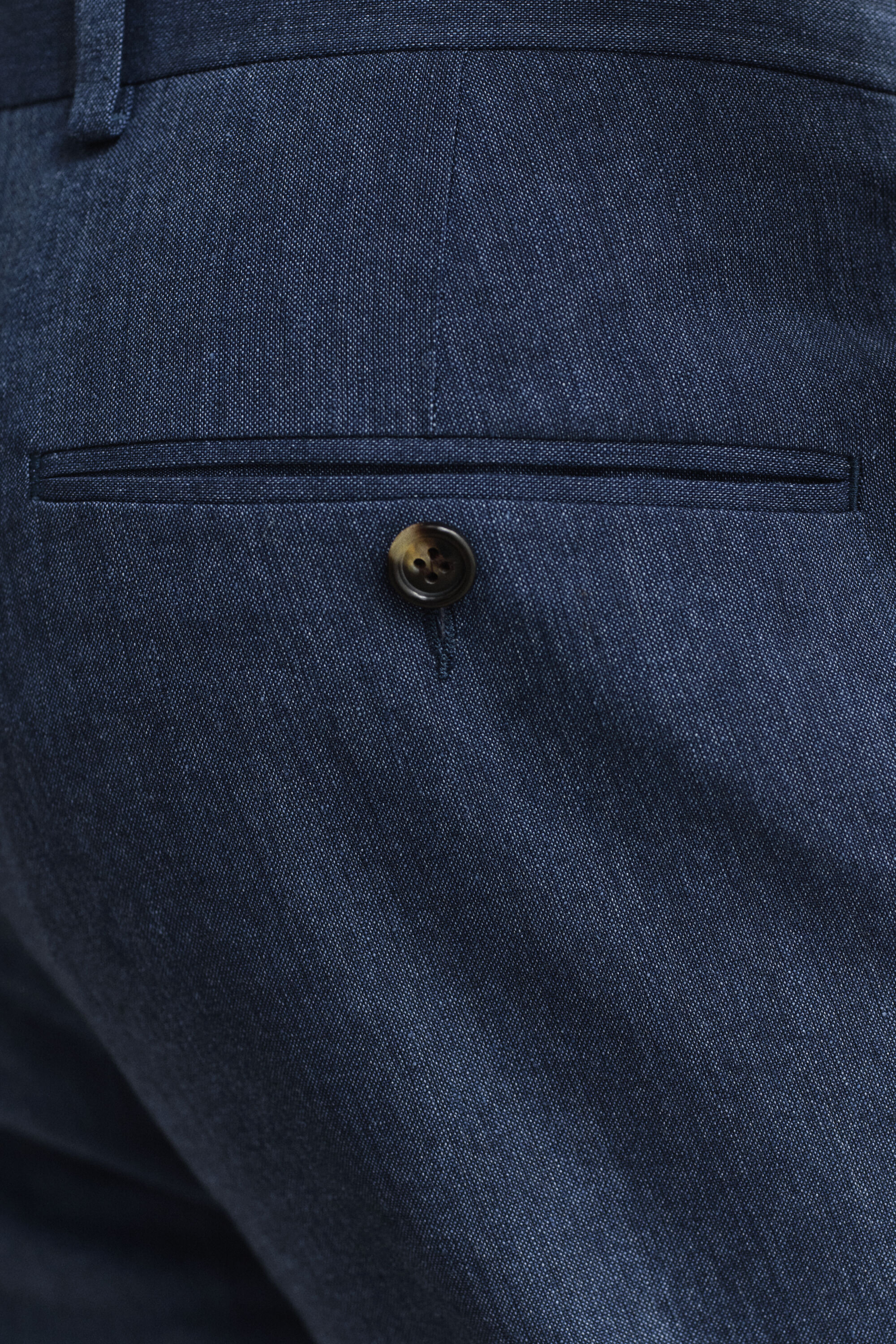 Juhlakäyttöön sopivat pellavasekoitehousut