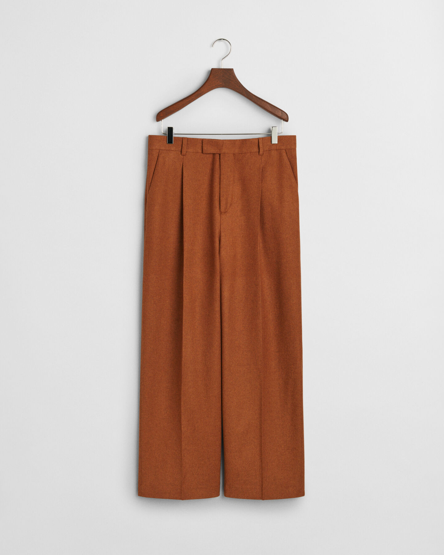 Relaxed fit ‑mitoitetut villaflanelliset puvunhousut