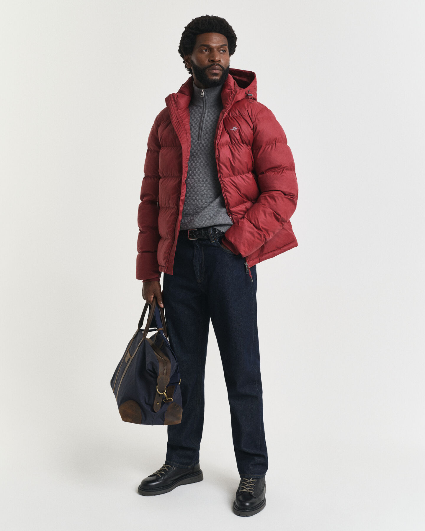 Kohopintainen neulepusero, vetoketjukaulus