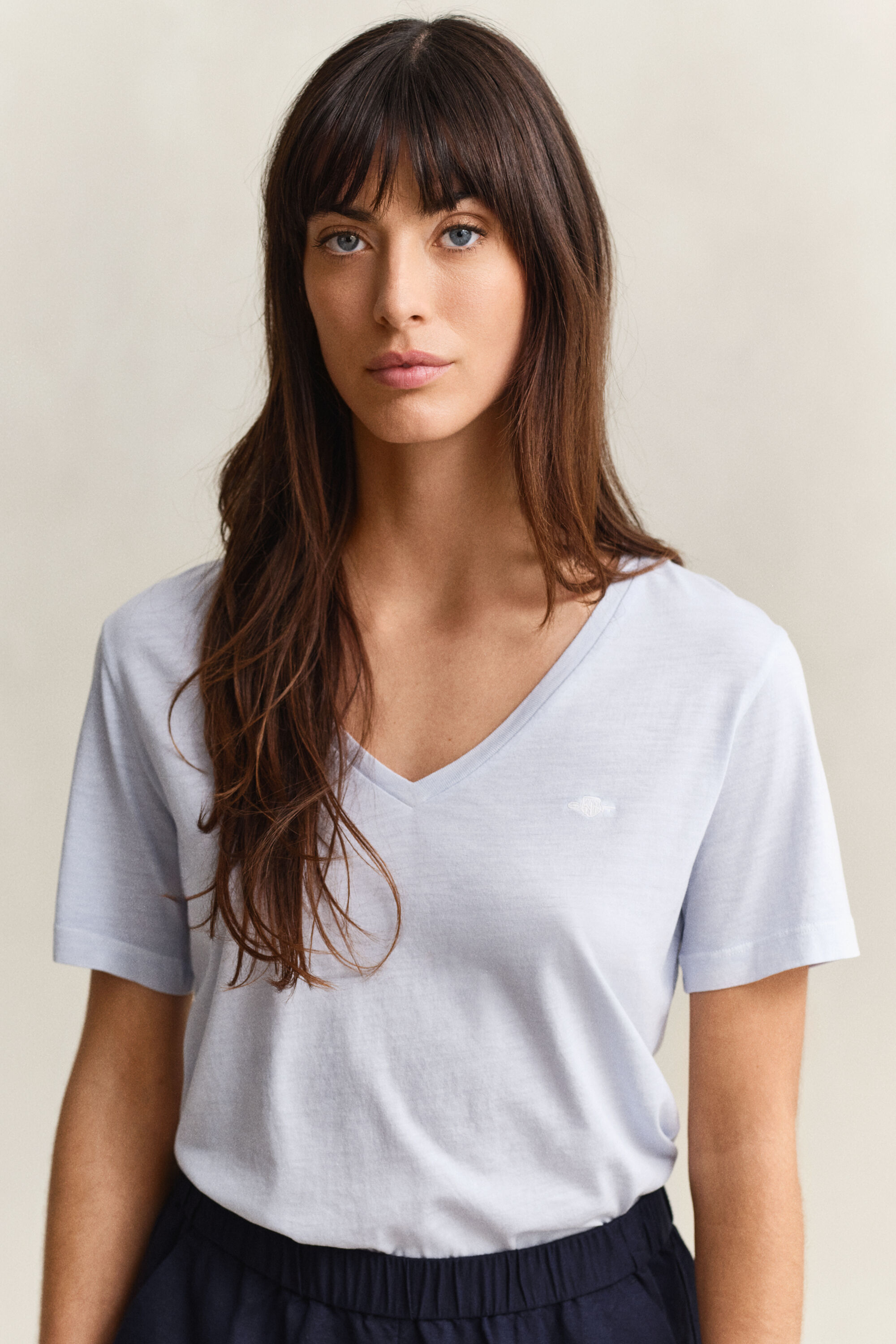 Pesukäsitelty Shield-t‑paita, v-pääntie