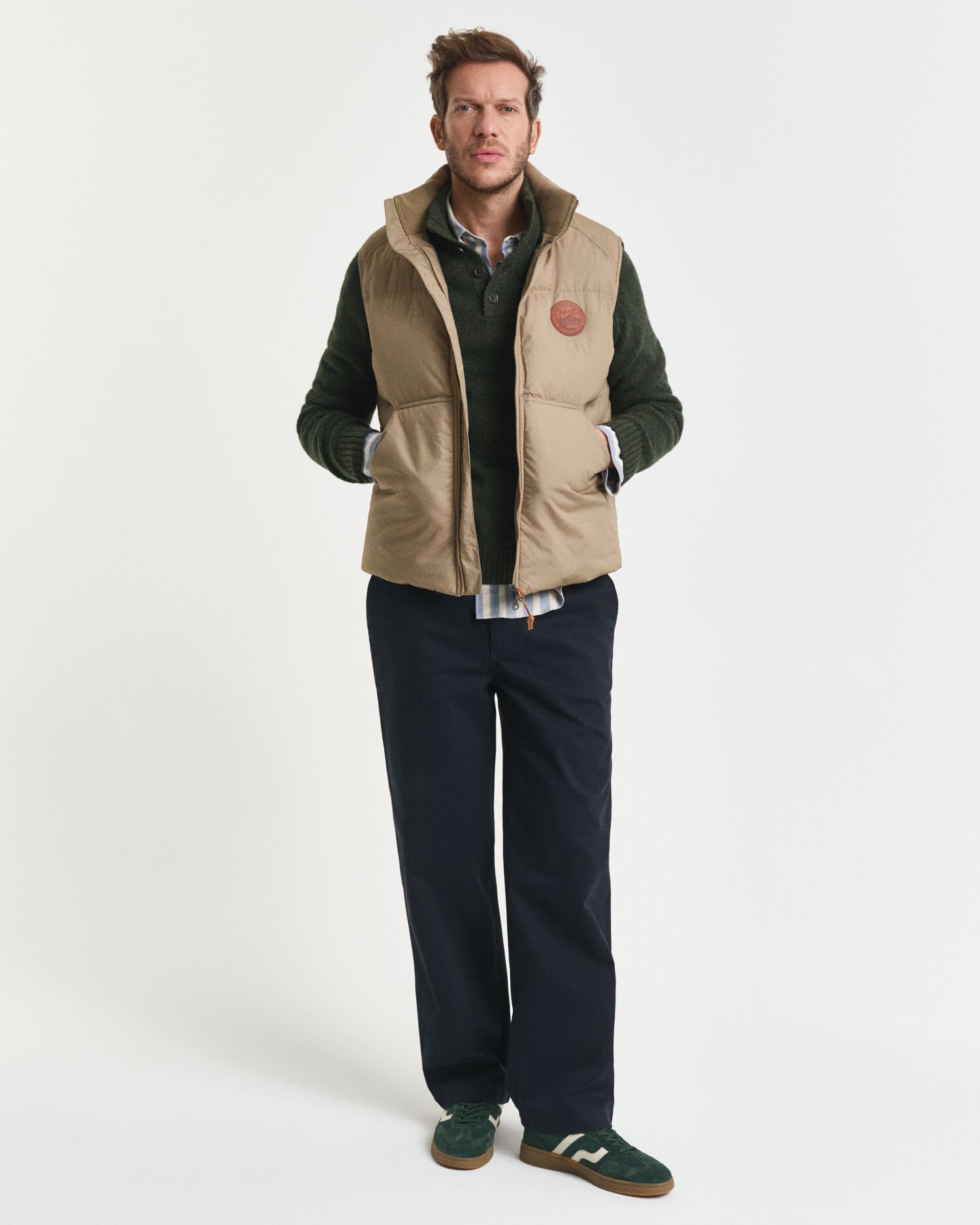 Nyppypintainen villasekoiteneulepusero, napitettu kaulus