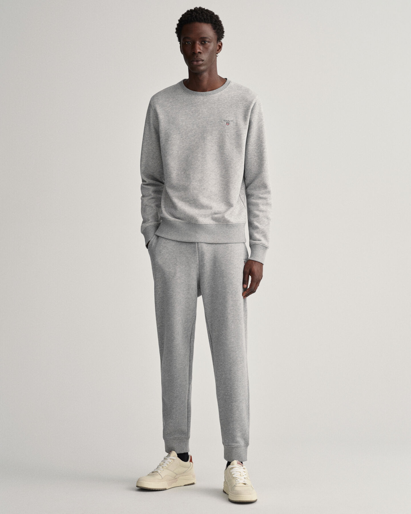 Original-collegepaita, pyöreä pääntie