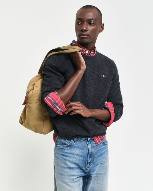 Ohut lampaanvillaneule, py&ouml;re&auml; p&auml;&auml;ntie