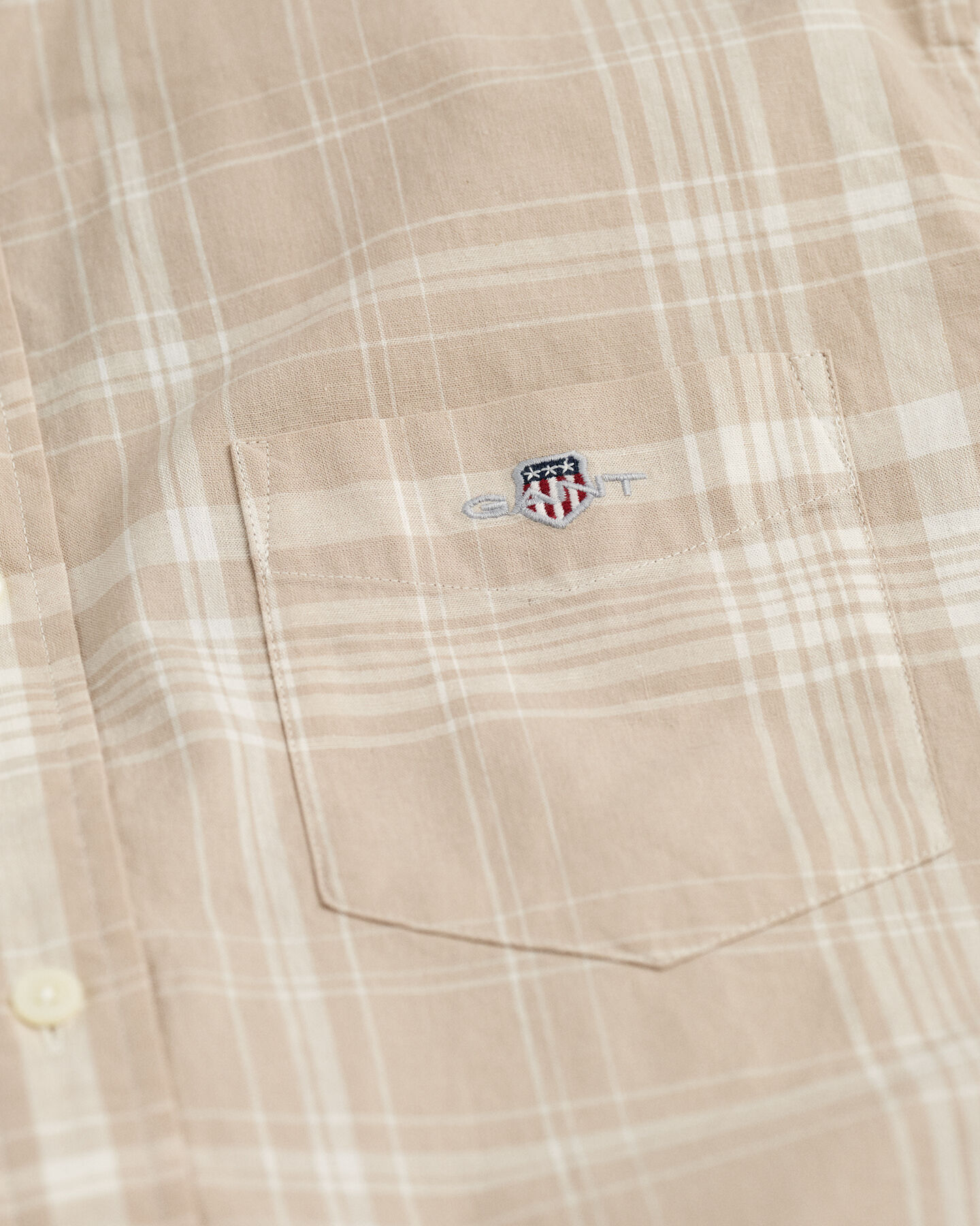 Regular&nbsp;fit ‑mitoitettu lyhythihainen ruutupaita puuvillapellavaa