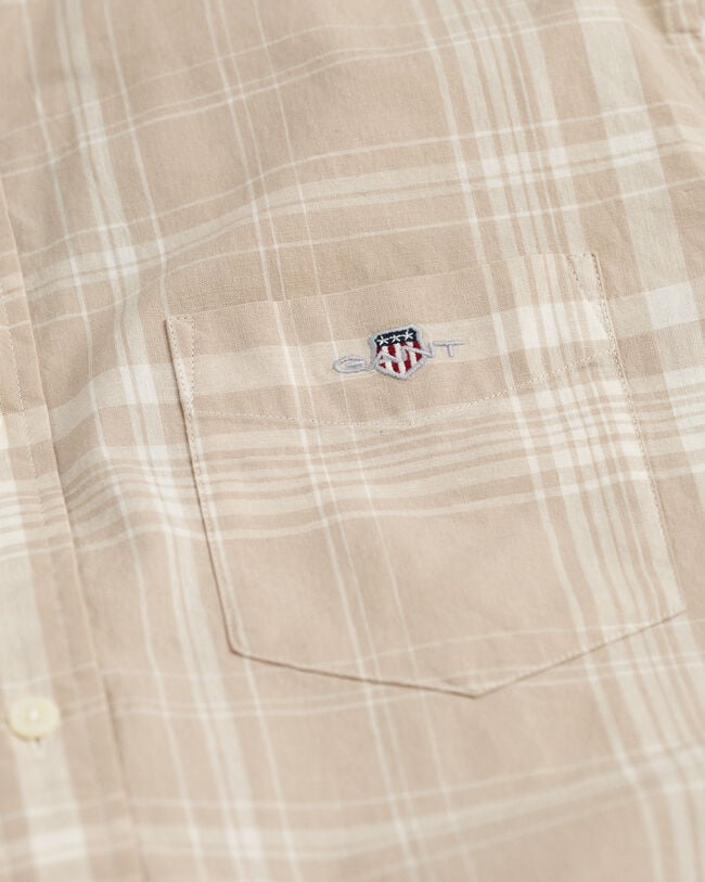 Regular&nbsp;fit ‑mitoitettu lyhythihainen ruutupaita puuvillapellavaa