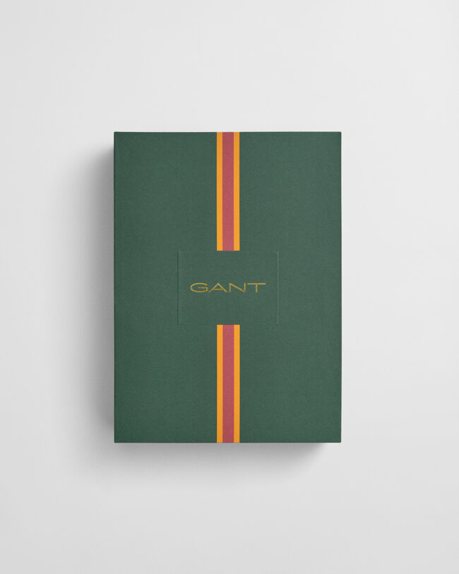 Script-pipo ja huivi lahjapakkauksessa