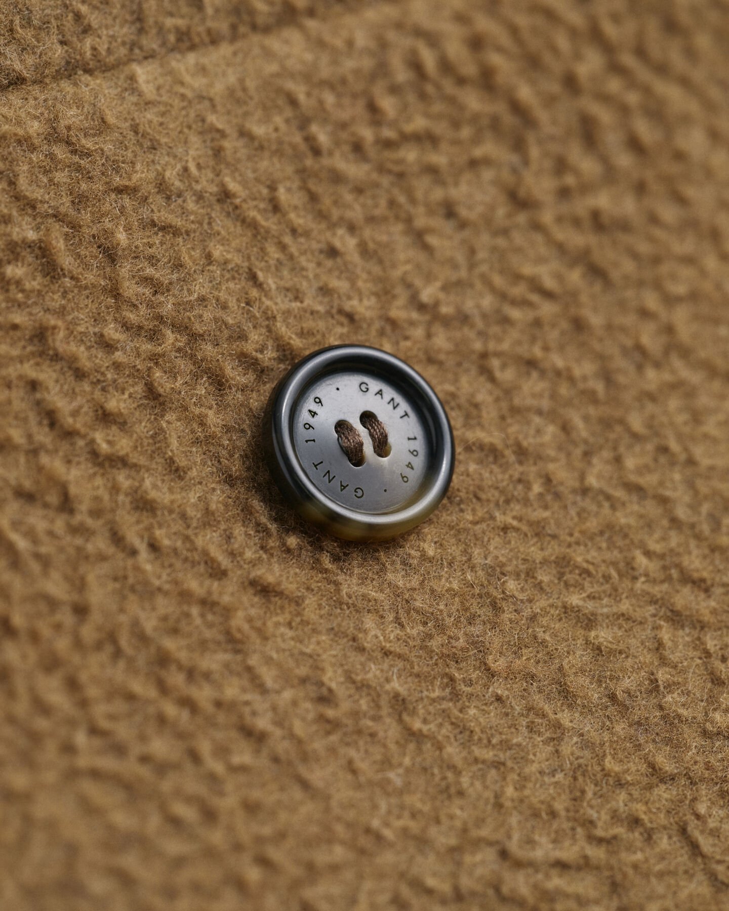 Kaksirivinen villakangastakki