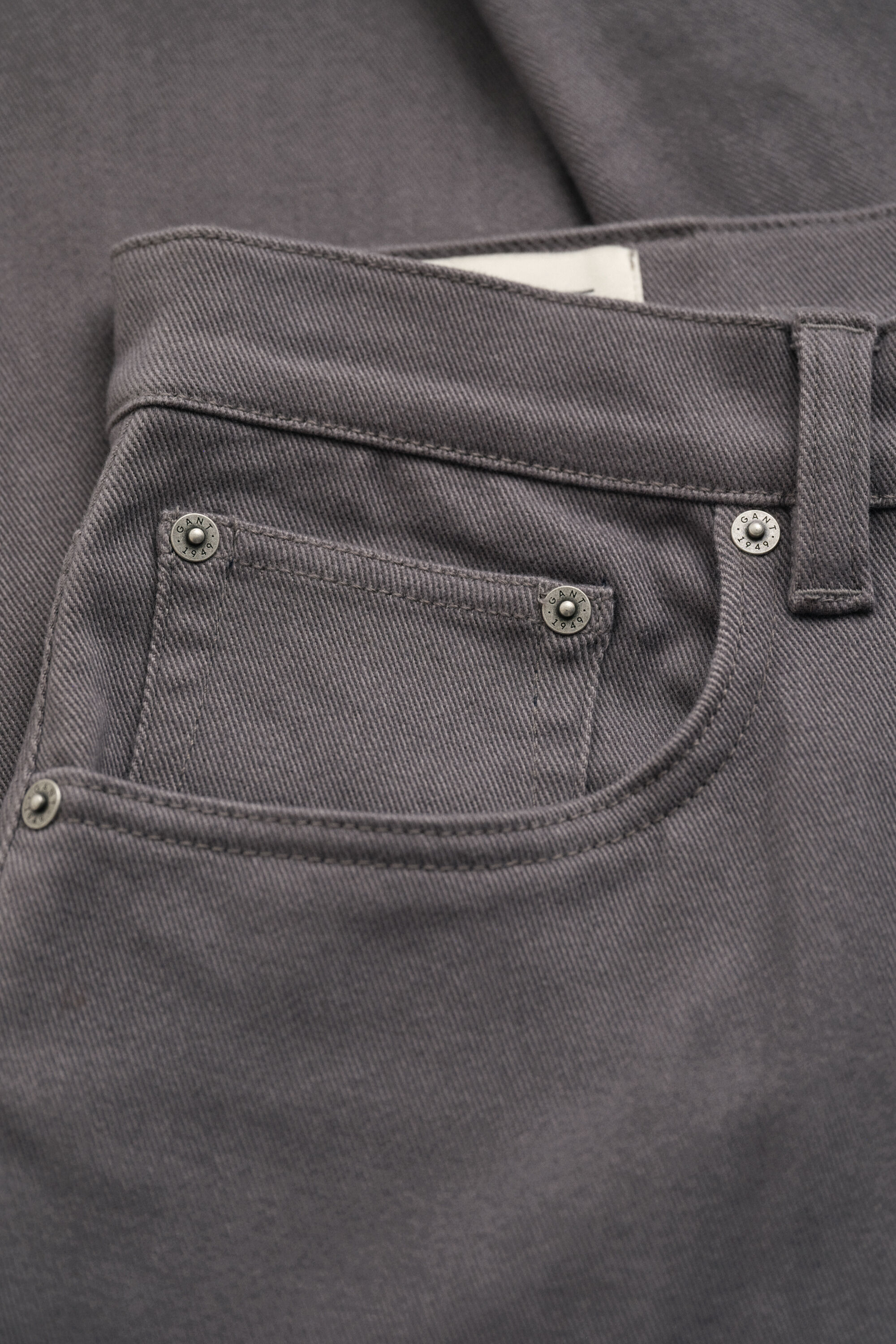 Regular fit ‑mitoitetut tvillifarkut