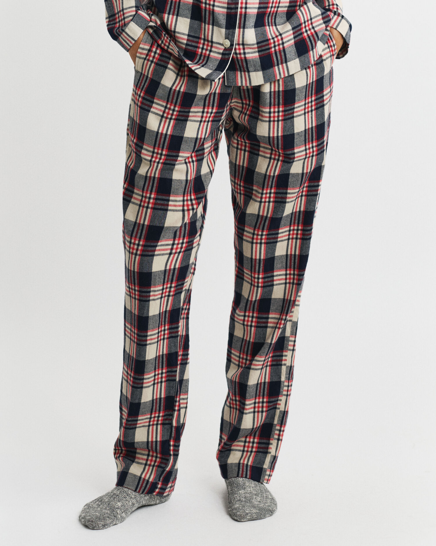 Flanellipyjama lahjapakkauksessa