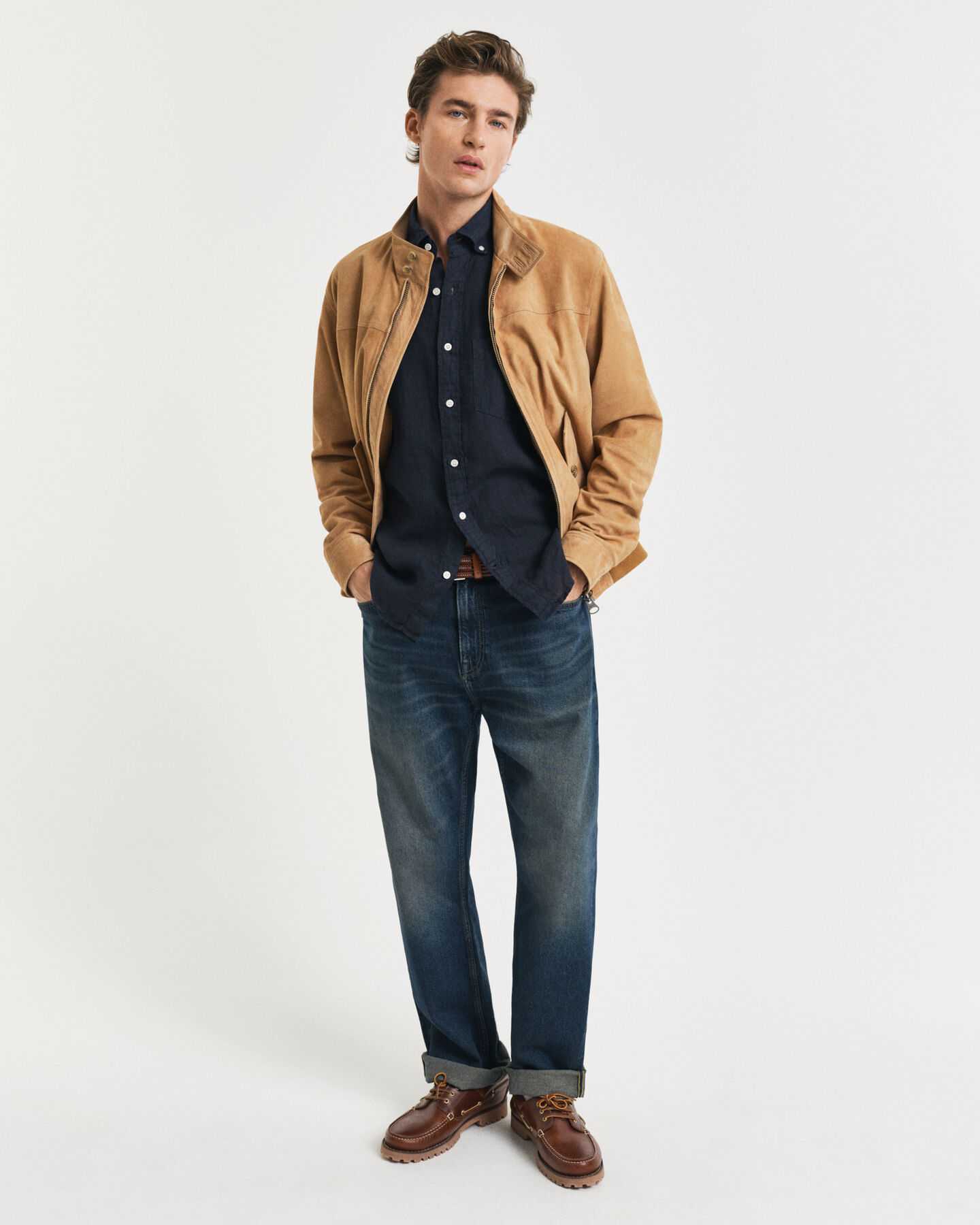 Regular fit ‑mitoitettu valmiina värjätty lyhythihainen pellavapaita