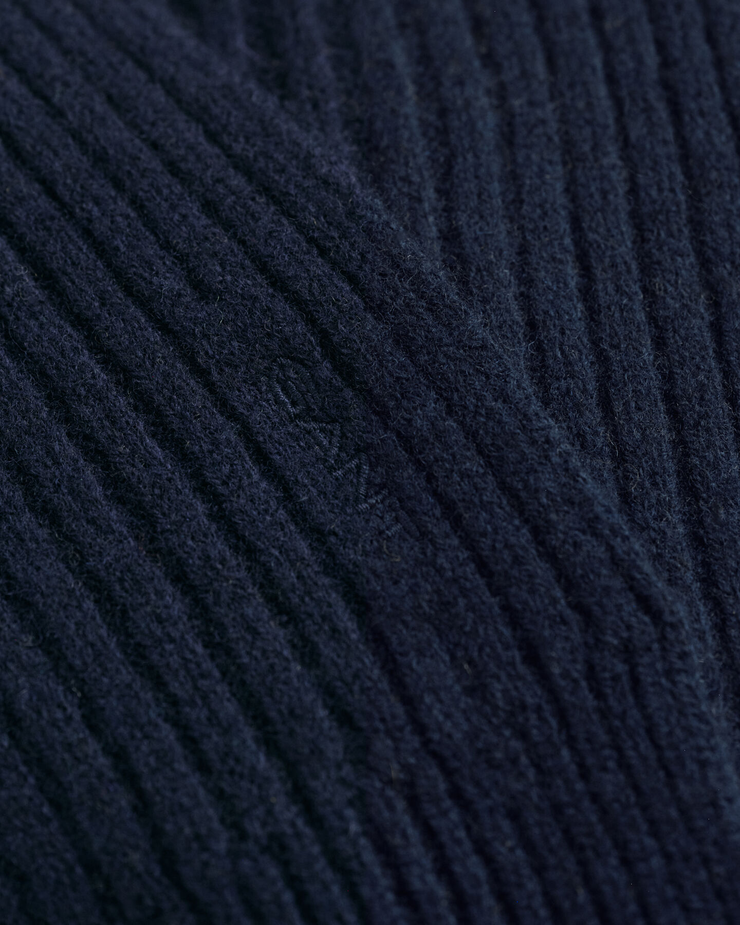 Ohut villakaulaliina