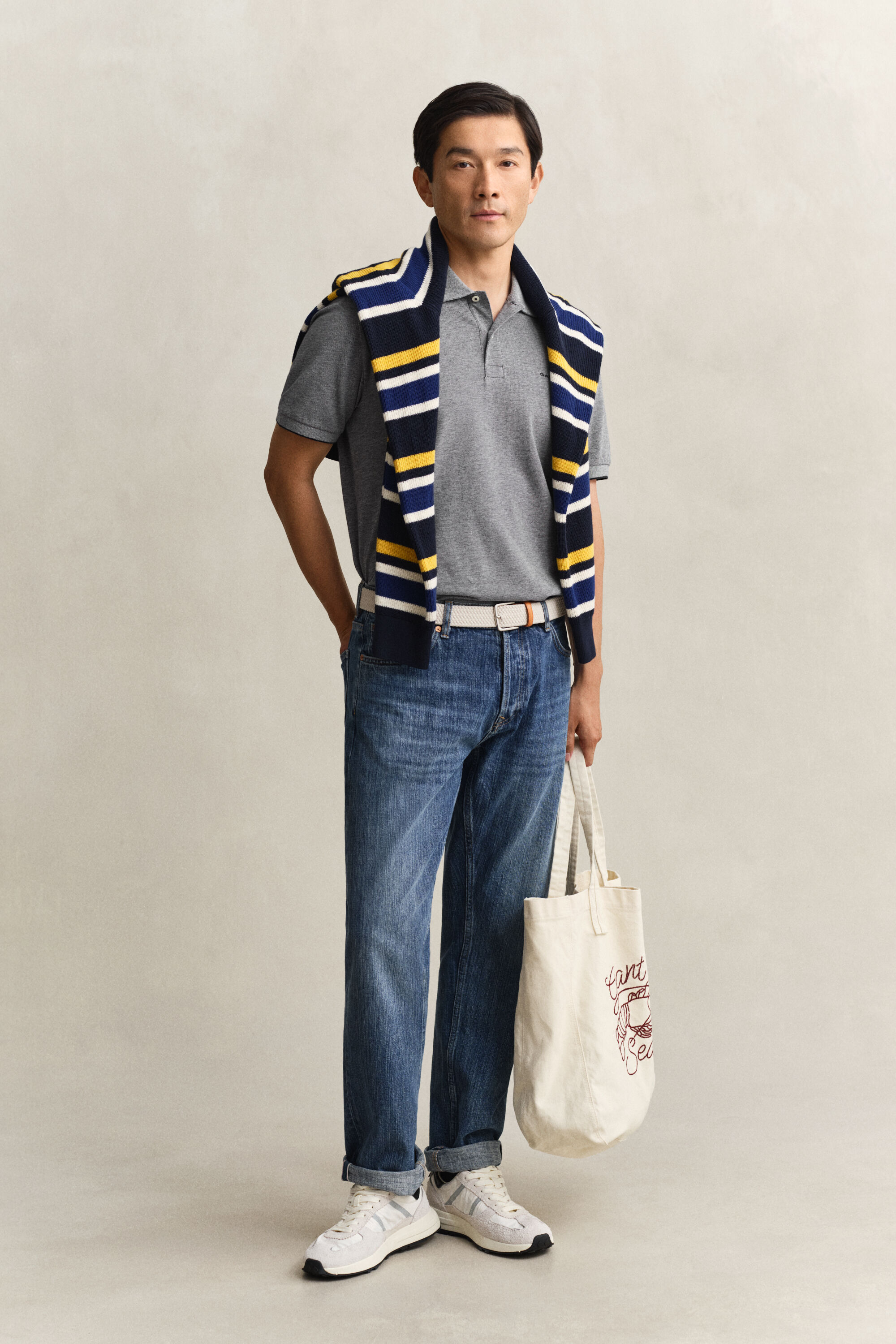 Kaksivärinen pikeepaita