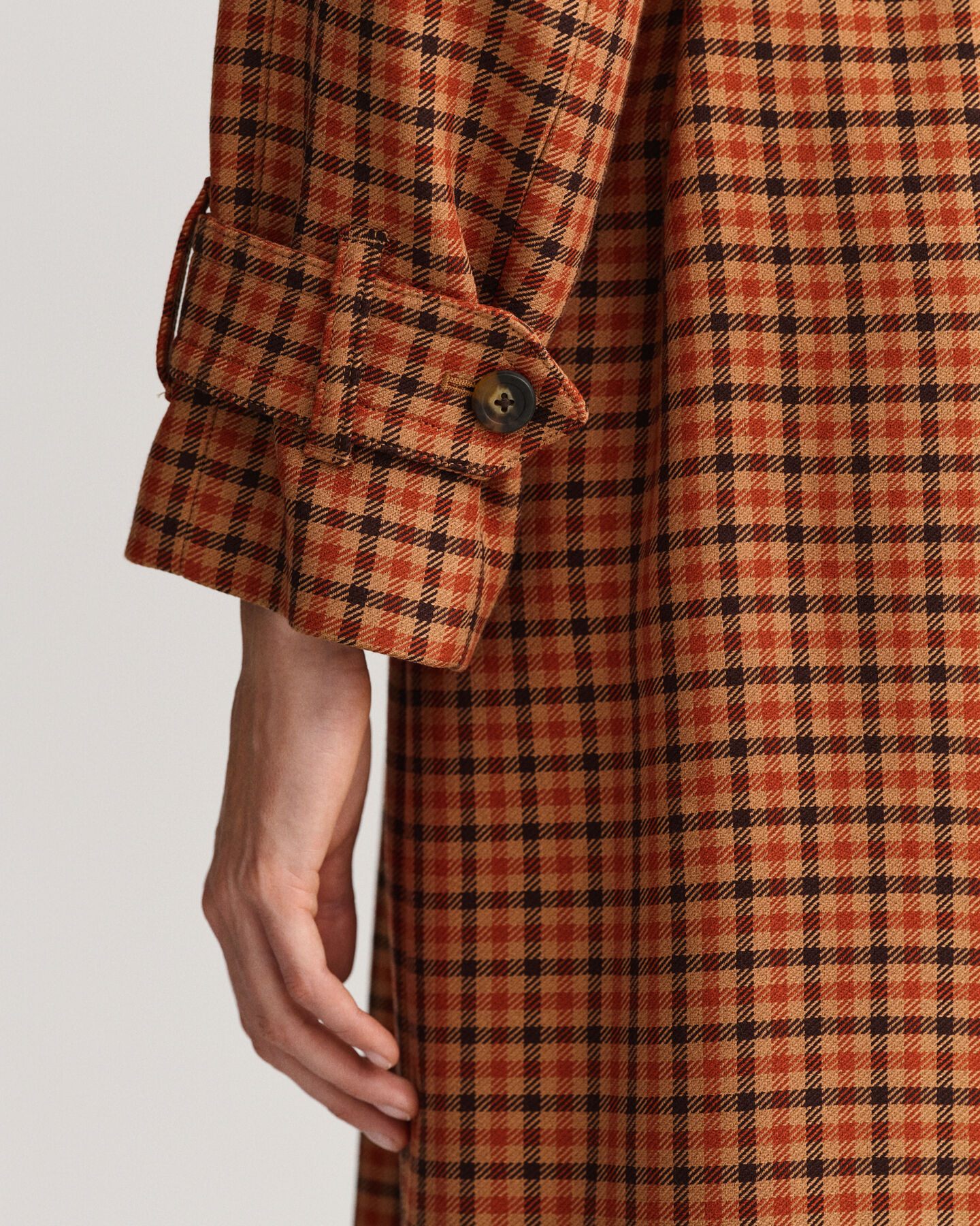 Ruudullinen trenssitakki