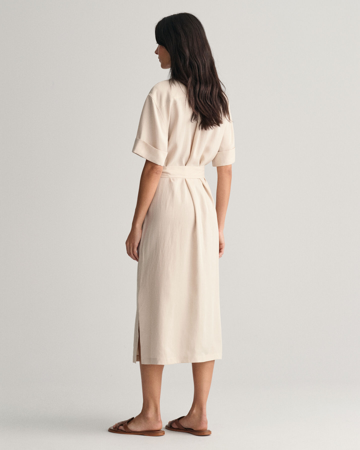 Lyhythihainen taskullinen paitamekko