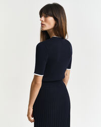 Lyhythihainen kontrastivärinen joustinneulepusero, pyöreä pääntie