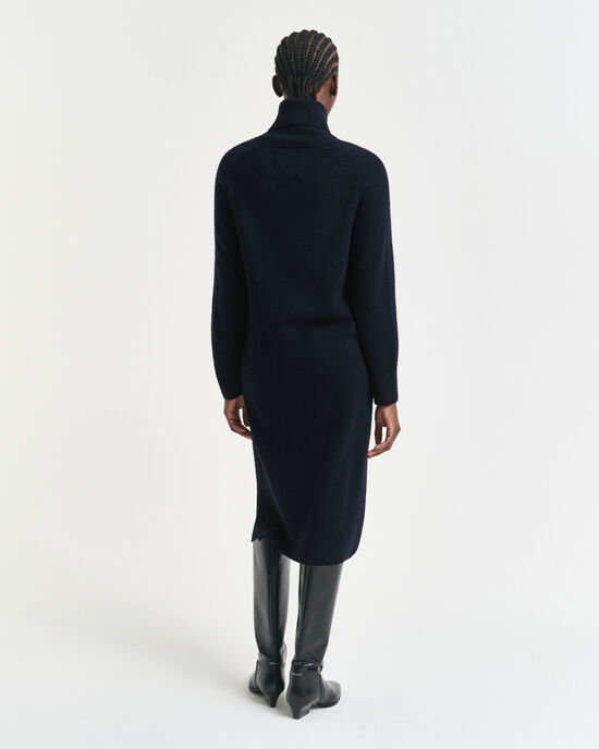 Neulossomisteinen poolokaulusmekko