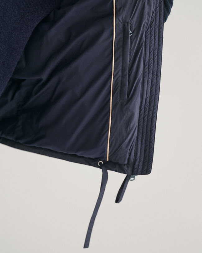 Lyhyt kevytuntuvatakki