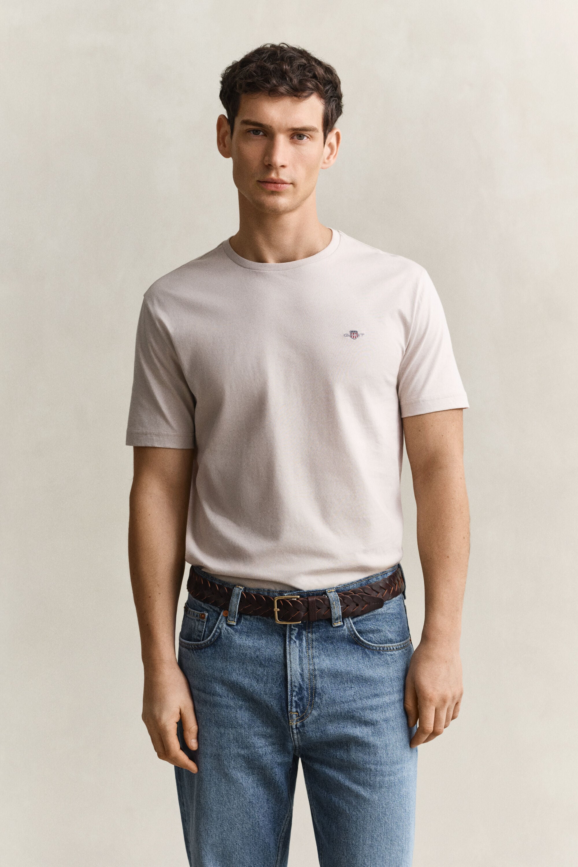 Regular fit ‑mitoitettu Shield-t‑paita
