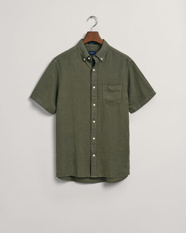 Regular&nbsp;fit ‑mitoitettu valmiina v&auml;rj&auml;tty lyhythihainen pellavapaita