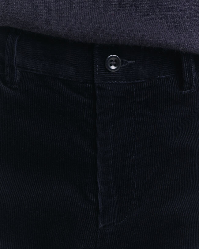 Slim fit ‑mitoitetut vakosamettichinot