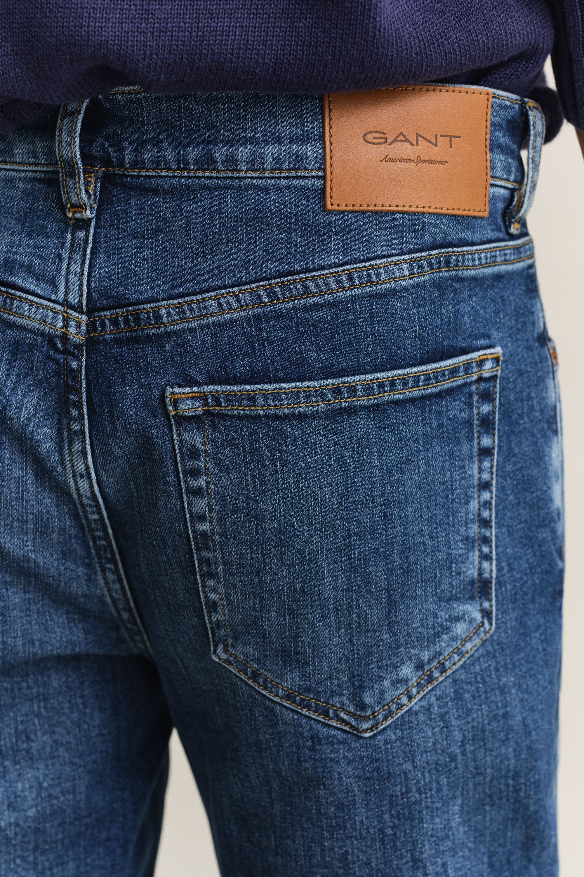 Slim fit ‑mitoitetut farkut