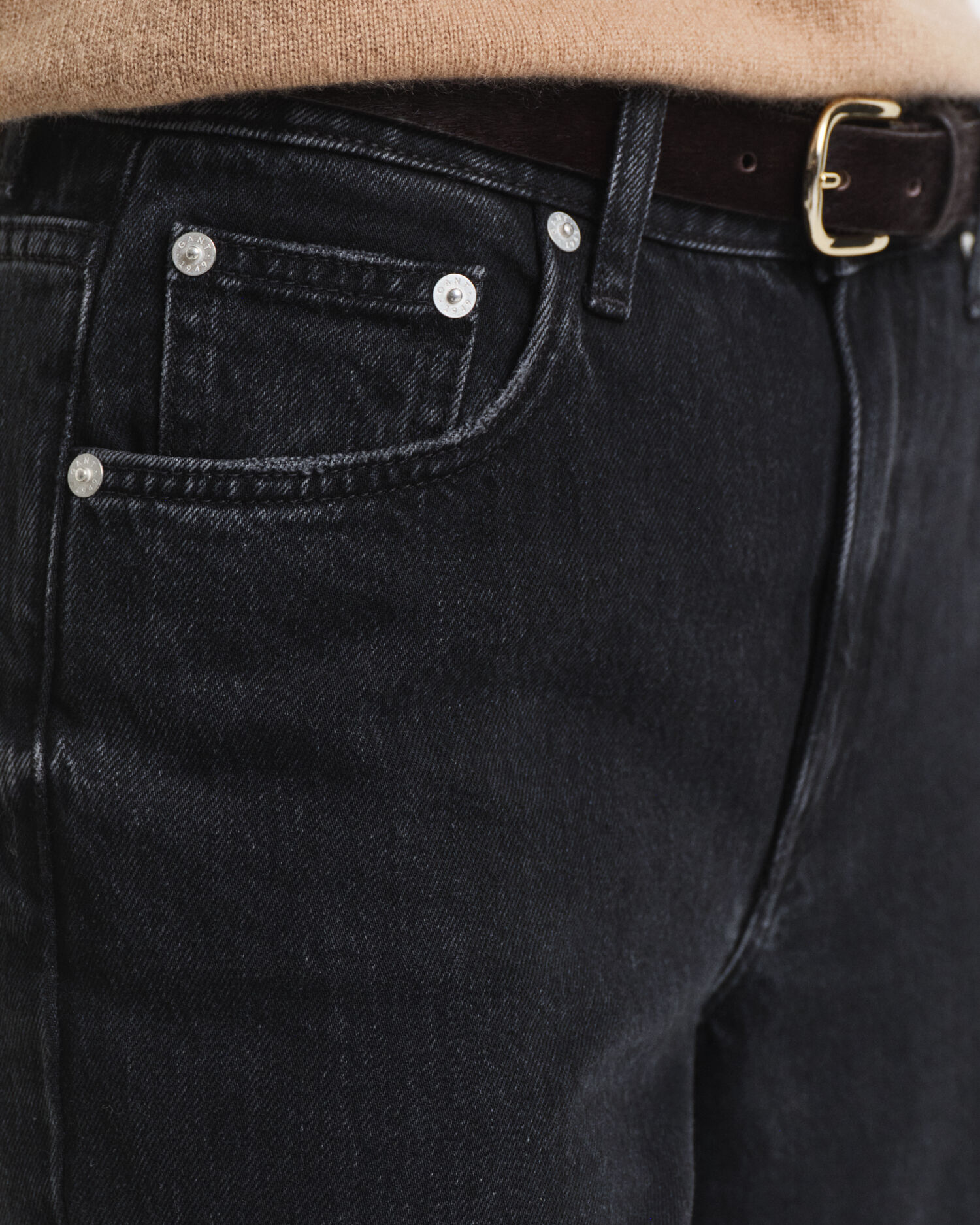 Relaxed fit ‑mitoitetut farkut