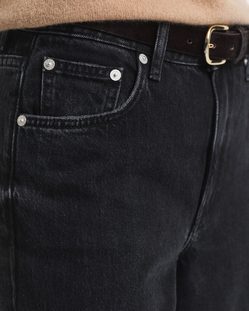 Relaxed fit ‑mitoitetut farkut