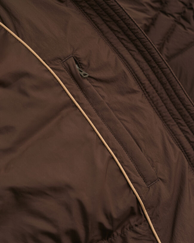 Puolipitk&auml; untuvaliivi