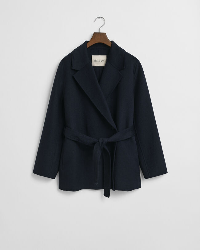 Käsin tikattu takki ja vyö