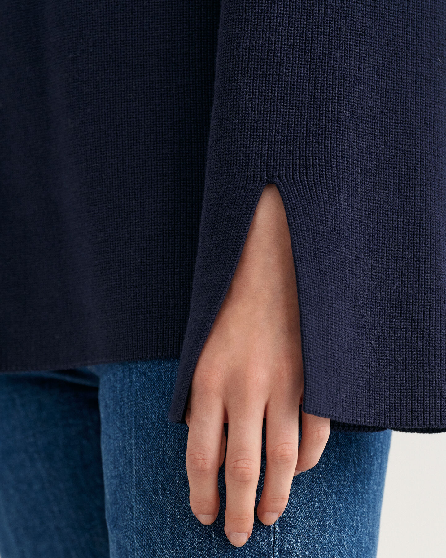 Joustinneulepusero kilpikonnakauluksella