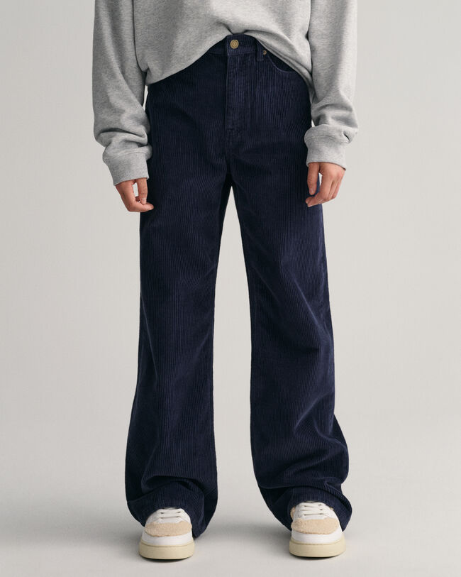 Teen Girls ‑malliston leve&auml;lahkeiset vakosamettihousut