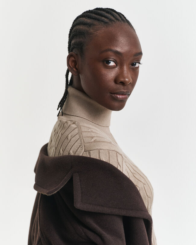 Joustopuuvillainen palmikkopooloneule